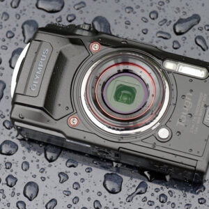 Tough Waterproof Camera Olympus TG-6 + 32GB SD Card
